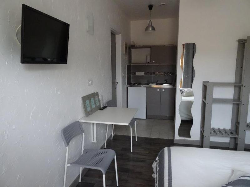 Le Chantemerle Climatise Briennon Habitación foto